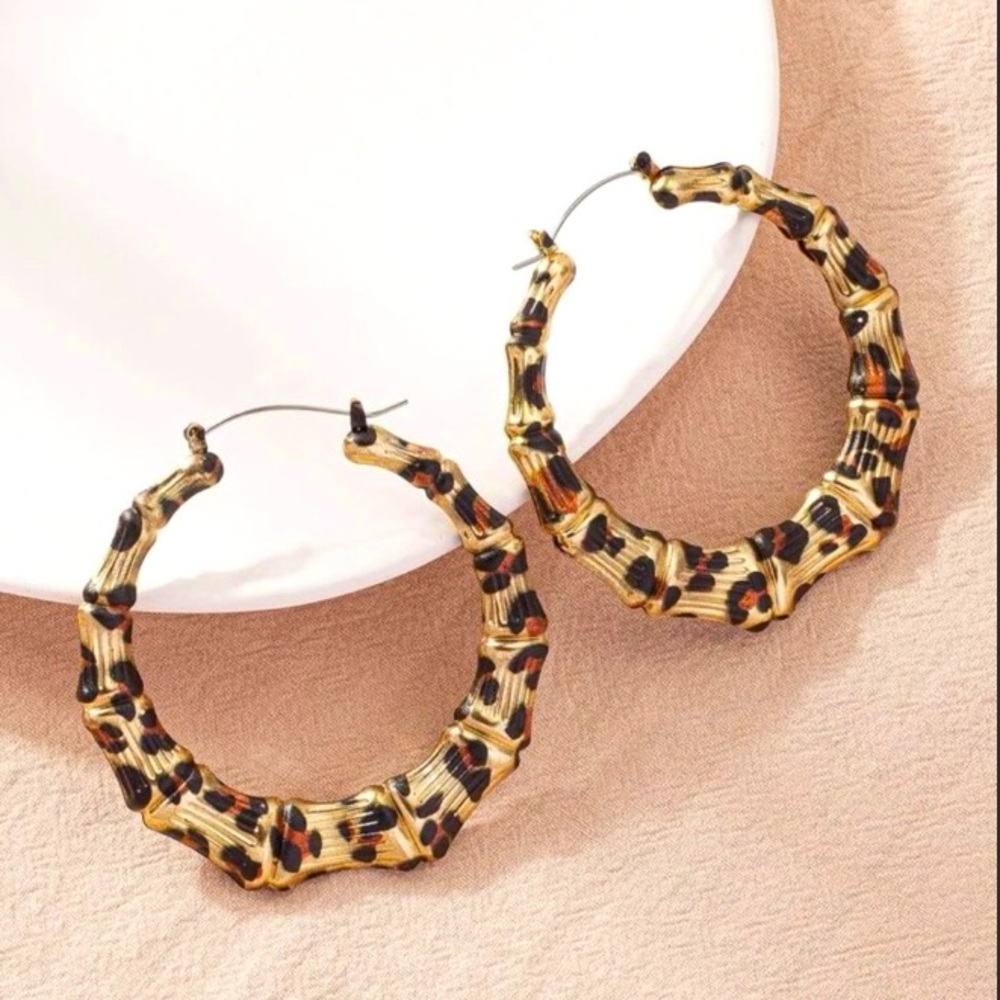❀ Large Cheetah Print Hoop Pierced Dangle Earrings